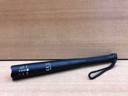 Zaklamp tactical superbeam XXL.