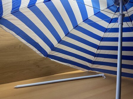 Parasol blauw / wit 160cm.