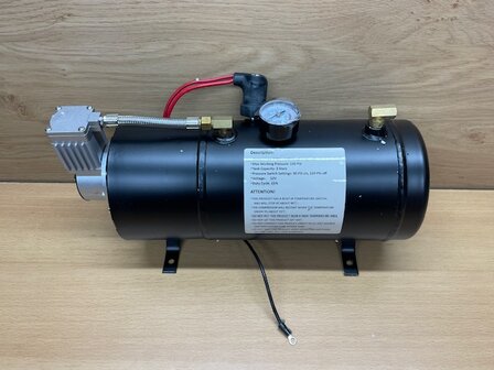 Lucht compressor 12 volt met tank 3 liter.