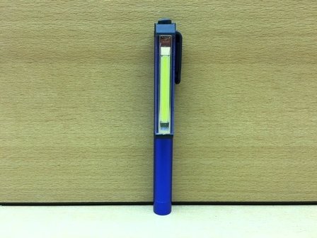 Zaklamp aluminium COB-LED met magneetclip blauw.