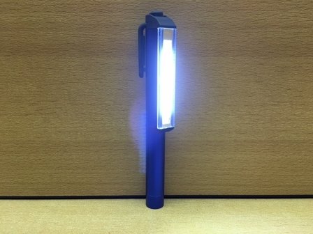 Zaklamp aluminium COB-LED met magneetclip blauw.