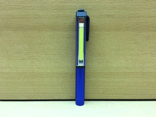 Zaklamp aluminium COB-LED met magneetclip blauw.